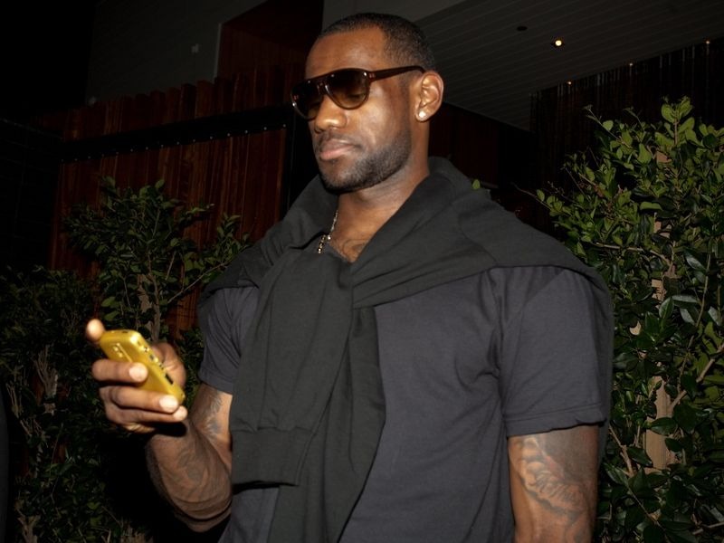 Hollywood Quick Hits: LeBron , Kim Kardashian & More!