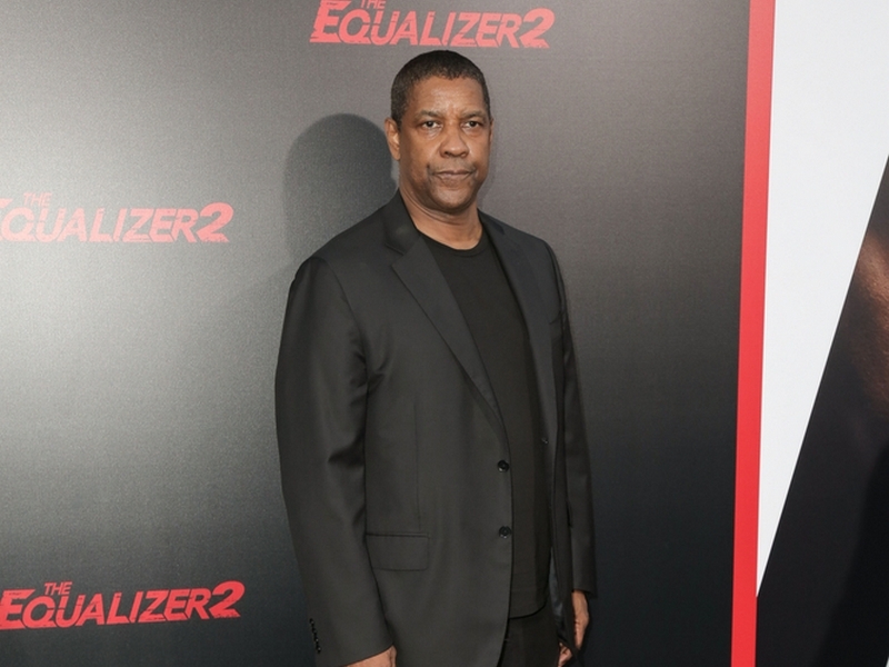 Denzel Washington Serves As A Barrier During An Alleged Arrest Of A Homeless Man