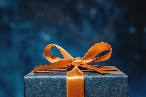 Oprah’s “Favorite Things” Include a $2,000 Espresso Machine and Reading Glasses for the Shower